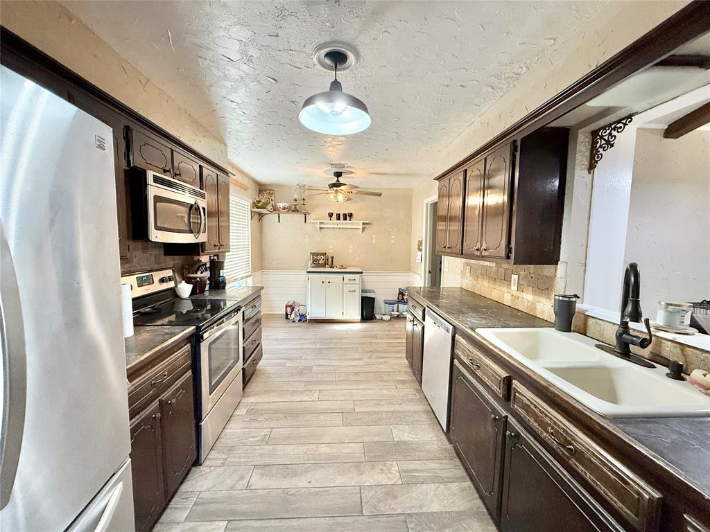 17 Oak Hill Road Property Photo 7