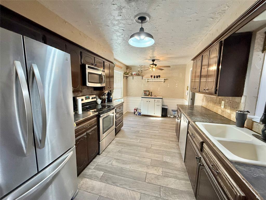 17 Oak Hill Road Property Photo 8