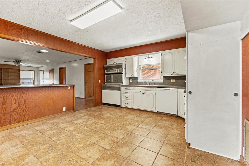 1009 N Illinois Street Property Photo 4