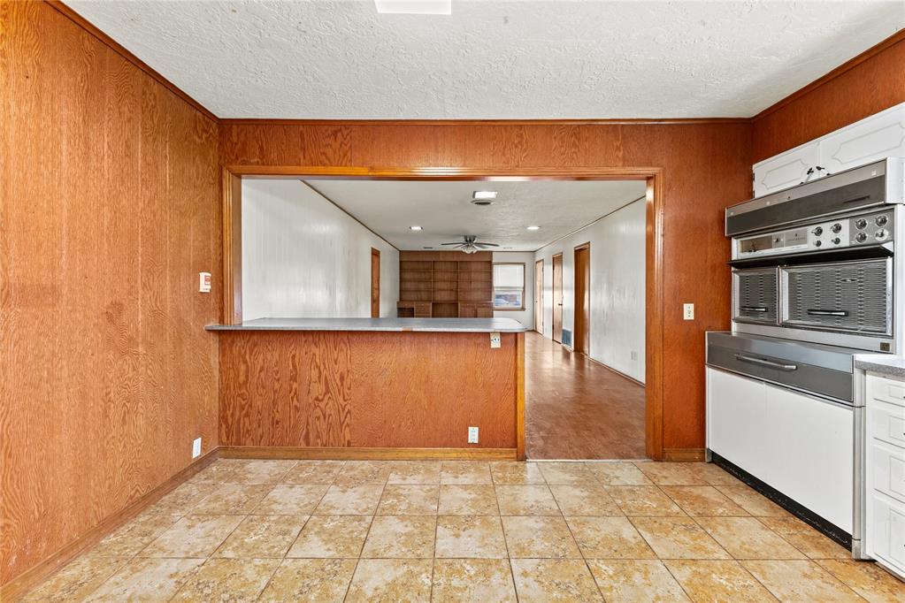 1009 N Illinois Street Property Photo 7