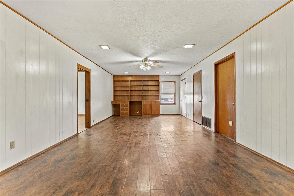 1009 N Illinois Street Property Photo 8