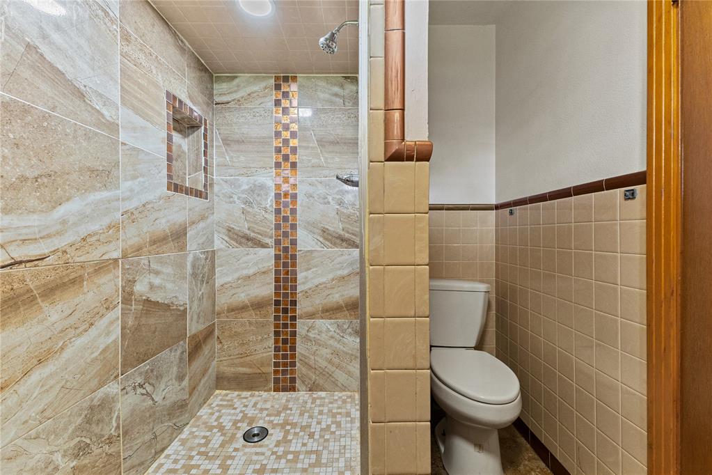 1009 N Illinois Street Property Photo 17
