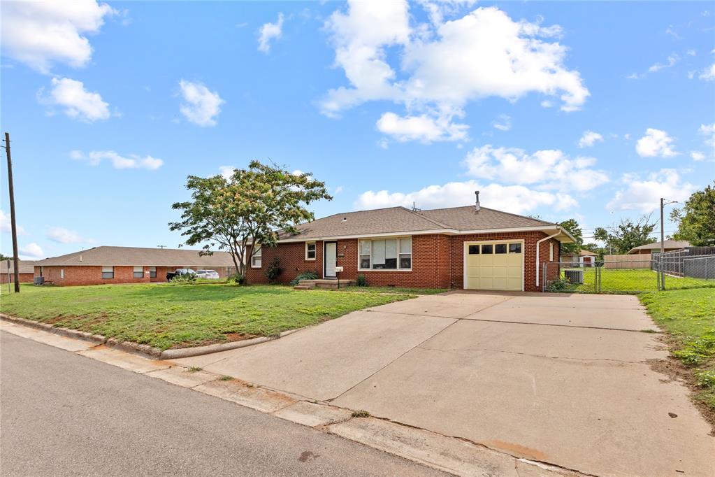 1009 N Illinois Street Property Photo 25