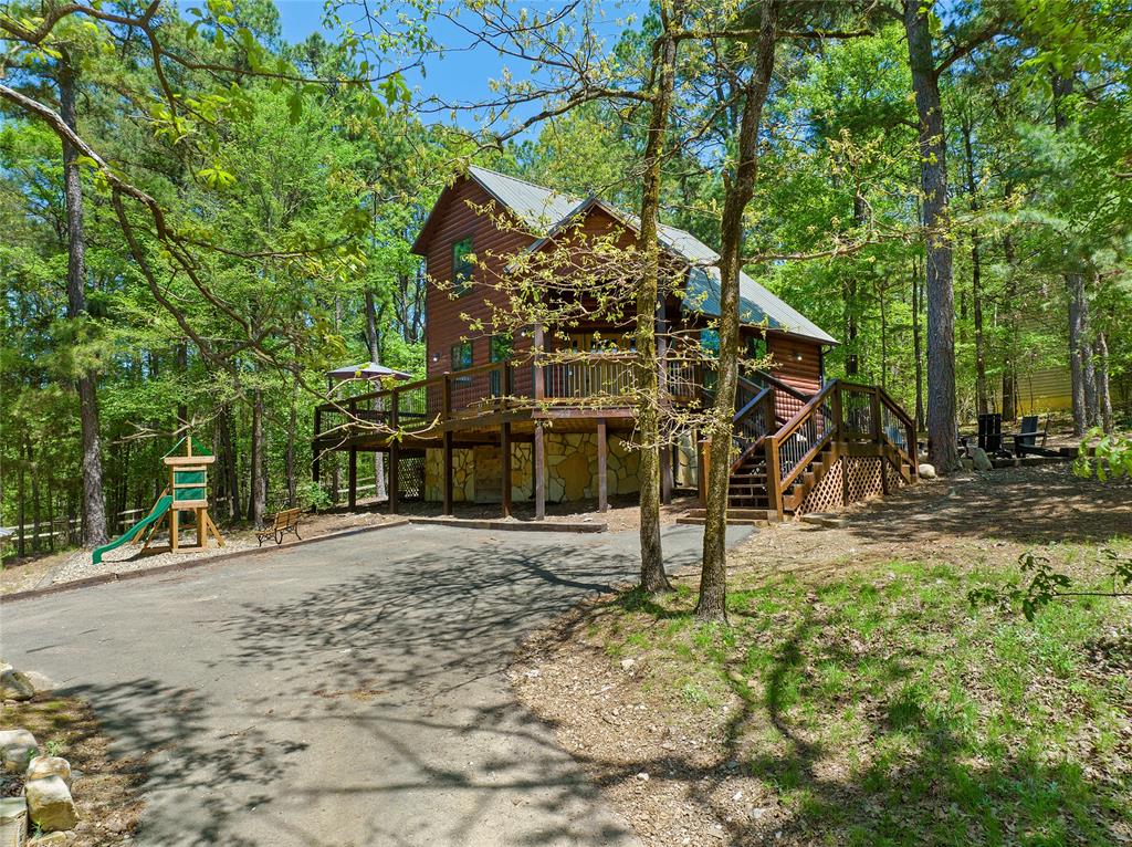 95 Split Shot Circle Property Photo 1