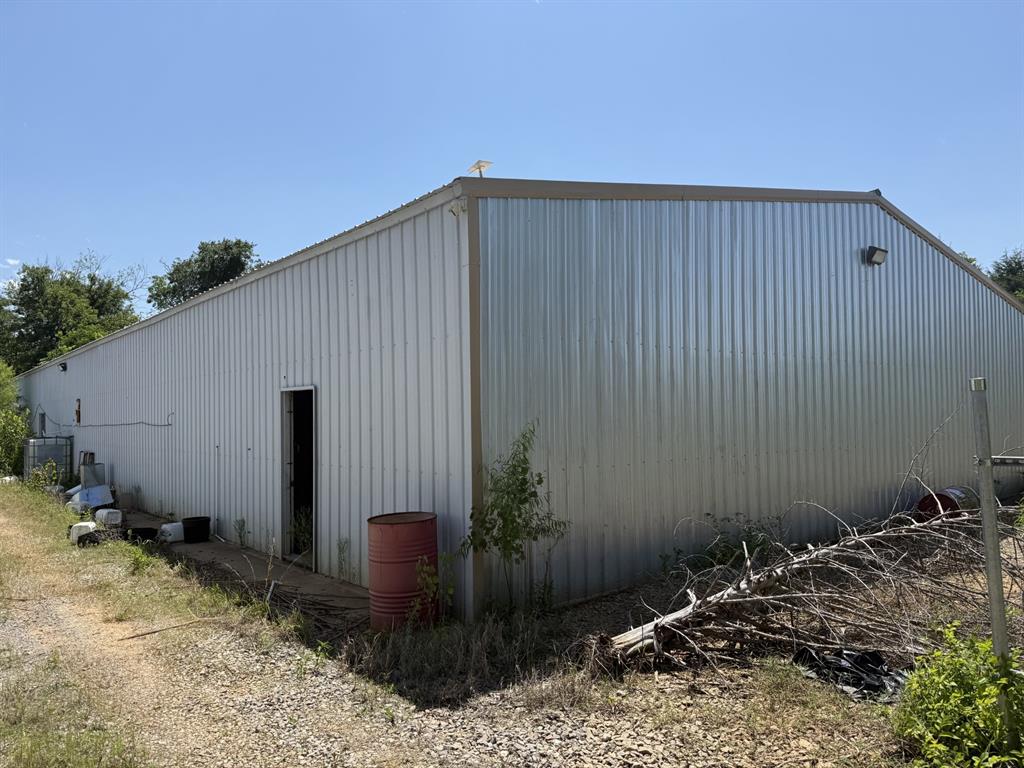 28516 N County Road 3170 Property Photo 5