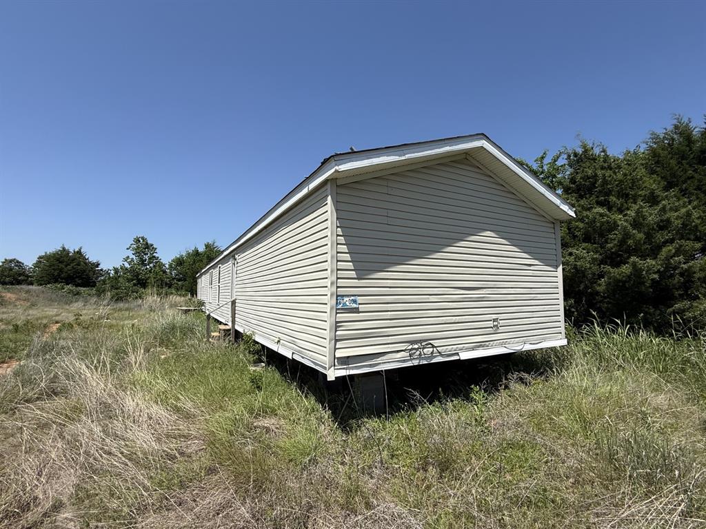 28516 N County Road 3170 Property Photo 7