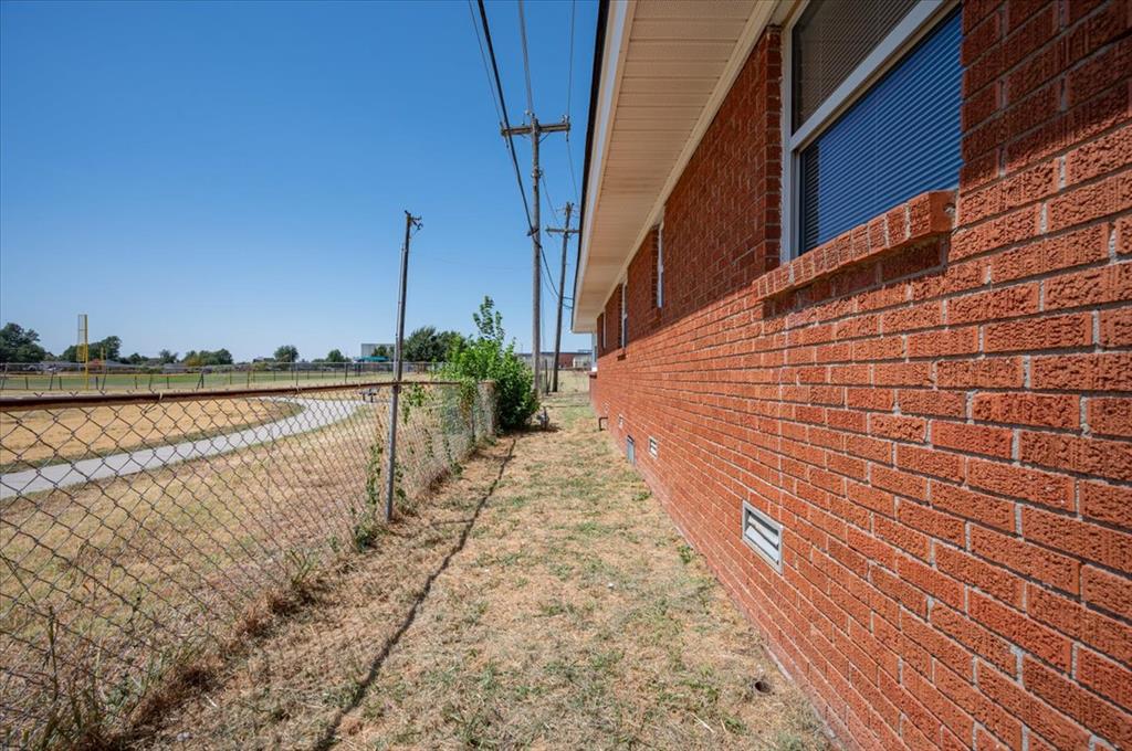 6829 S Winston Way Property Photo 4