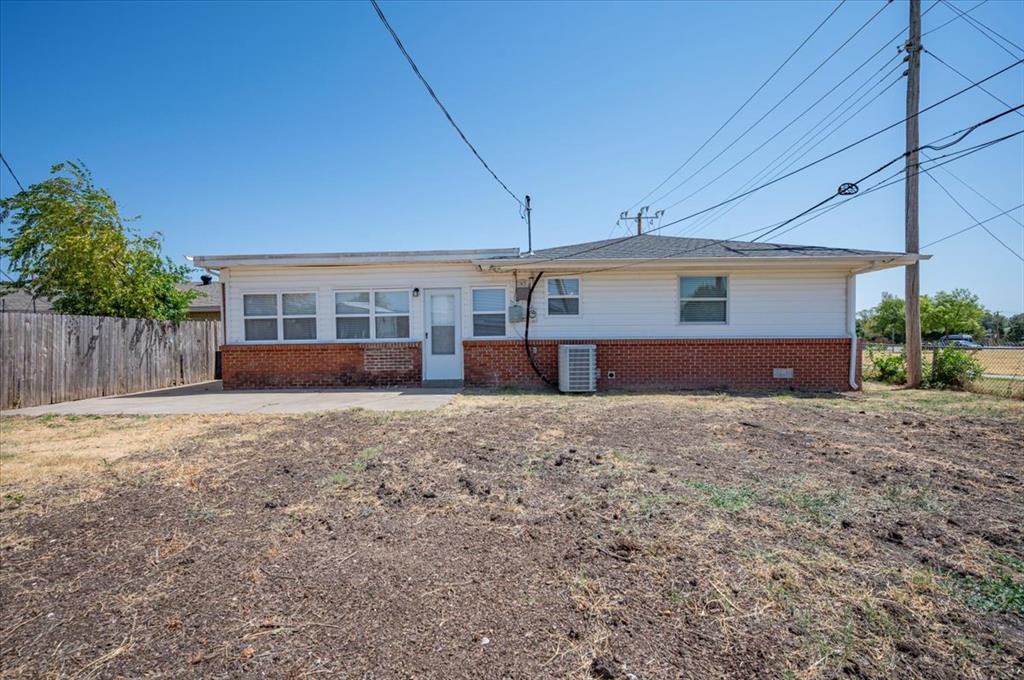 6829 S Winston Way Property Photo 6