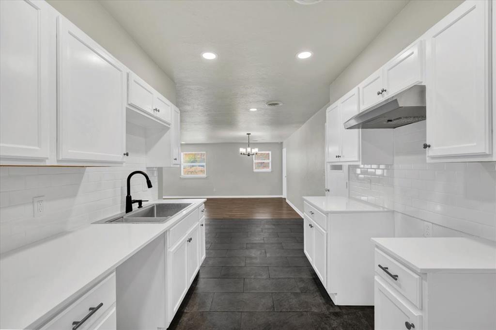 6829 S Winston Way Property Photo 10