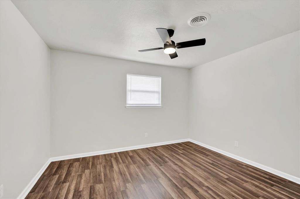 6829 S Winston Way Property Photo 17