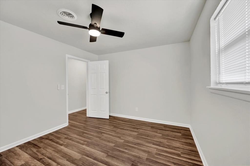 6829 S Winston Way Property Photo 18