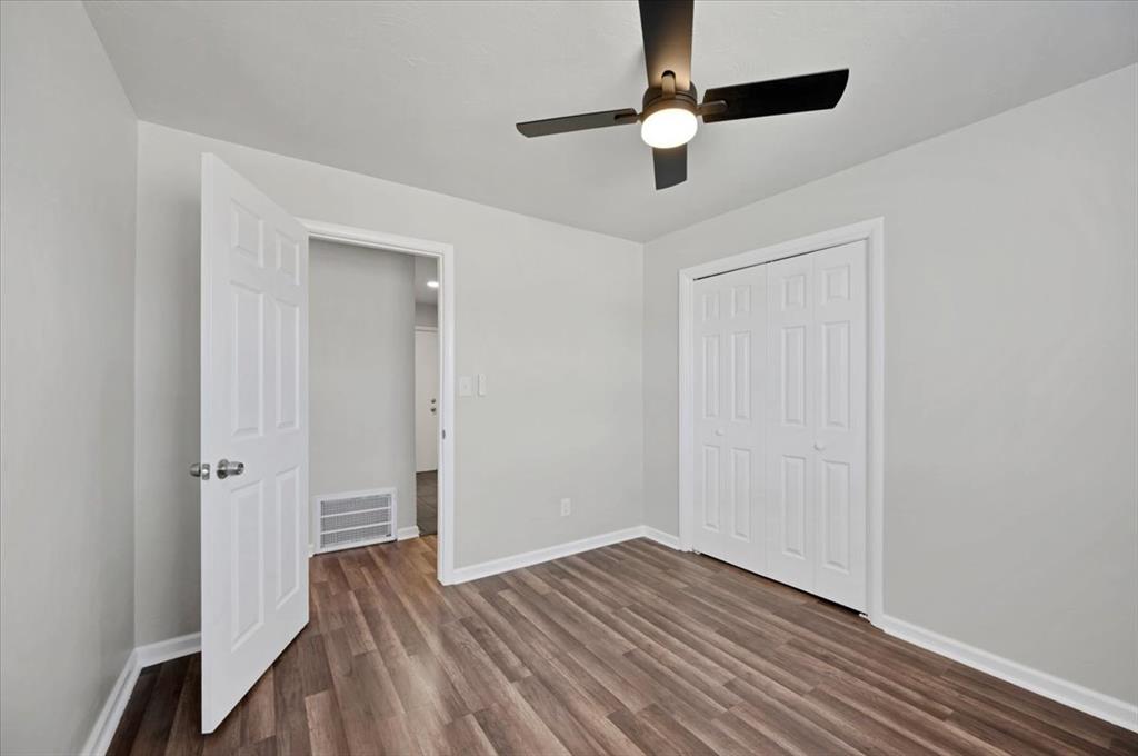 6829 S Winston Way Property Photo 20