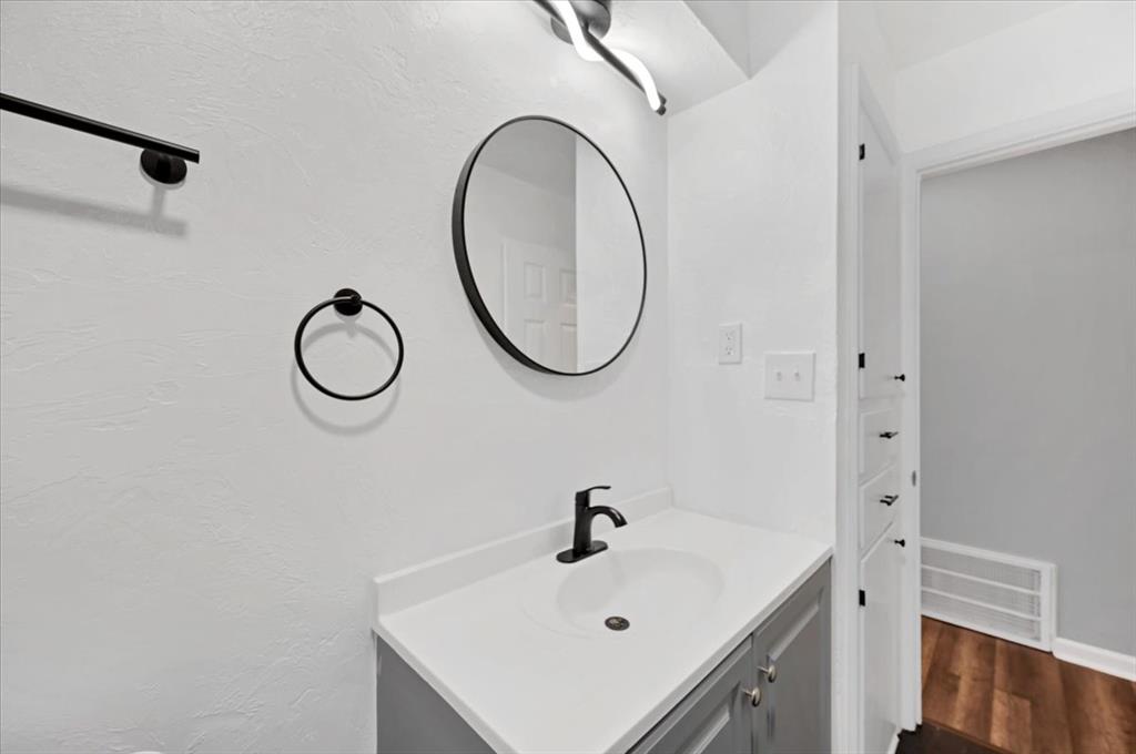 6829 S Winston Way Property Photo 22