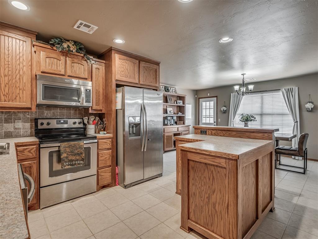 958 Cotswold Court Property Photo 14