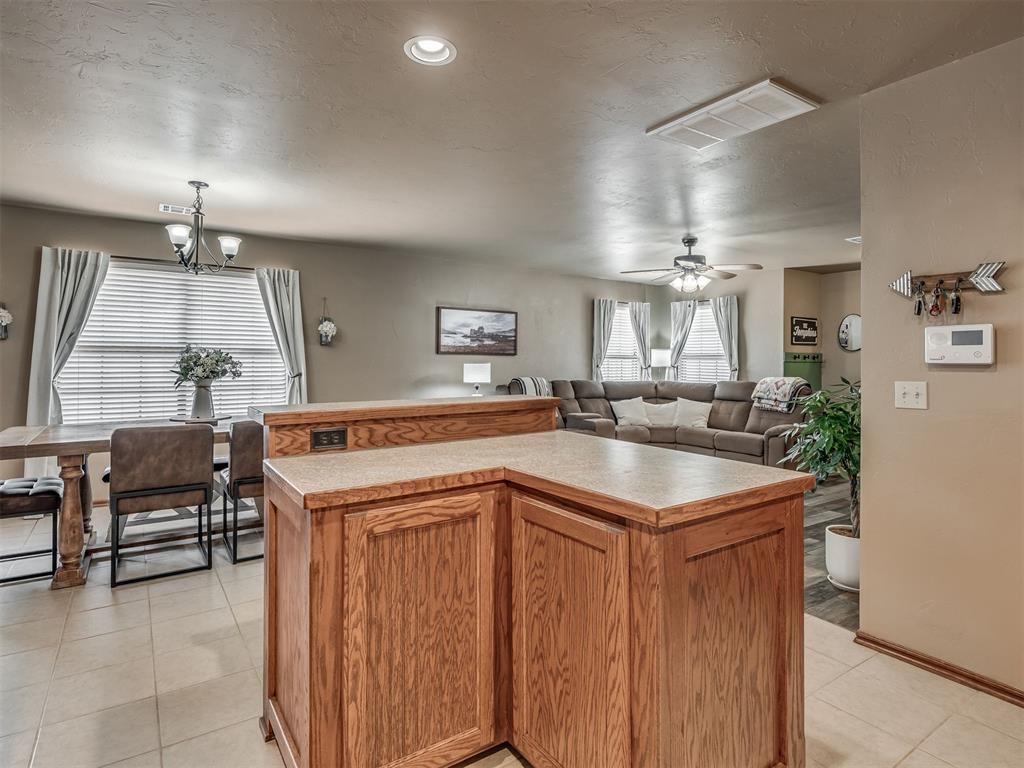 958 Cotswold Court Property Photo 15