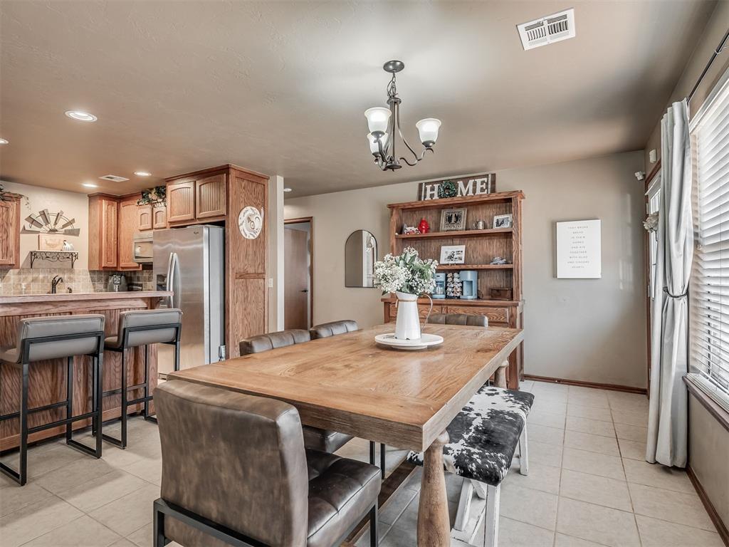 958 Cotswold Court Property Photo 17