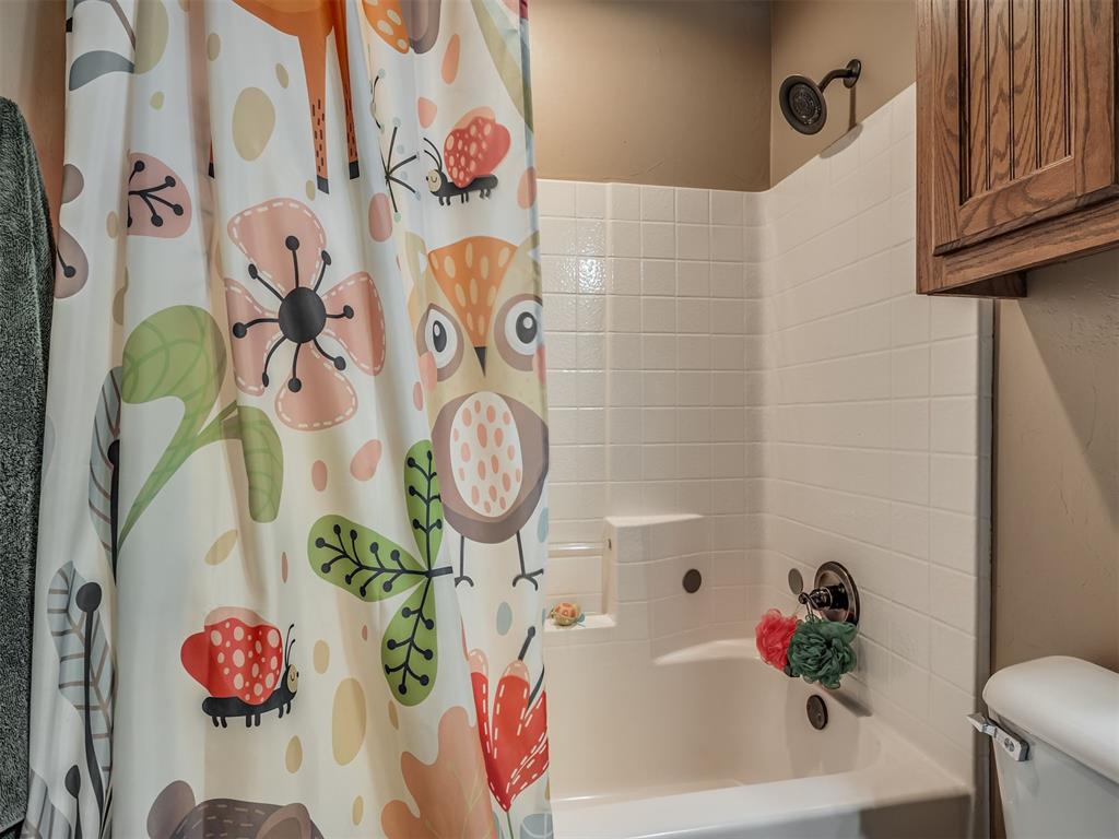 958 Cotswold Court Property Photo 29