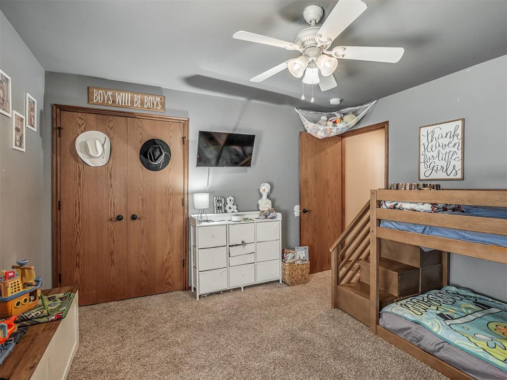 958 Cotswold Court Property Photo 32