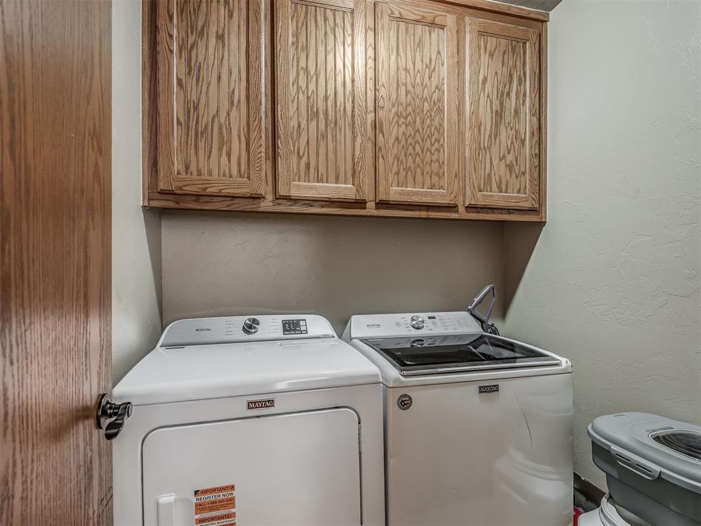 958 Cotswold Court Property Photo 33