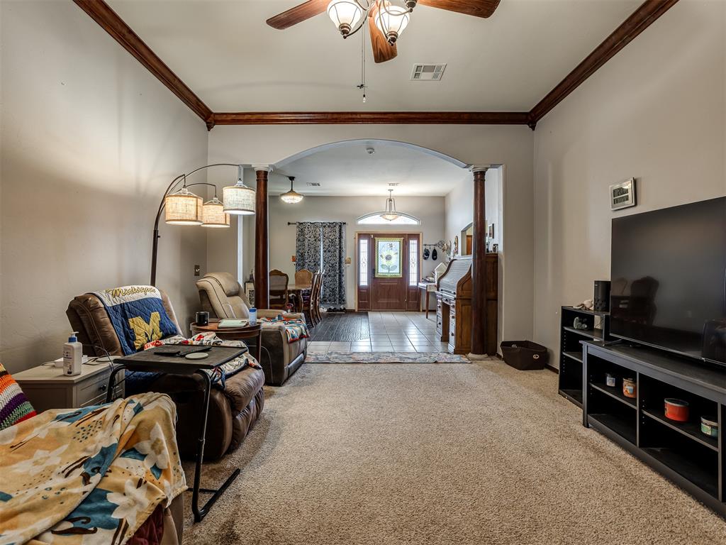 308 Tumbleweed Road Property Photo 8