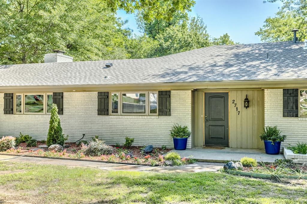 2717 S Berry Road Property Photo 4
