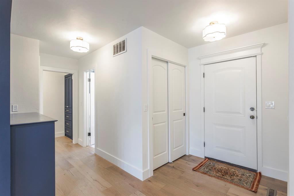 2717 S Berry Road Property Photo 6