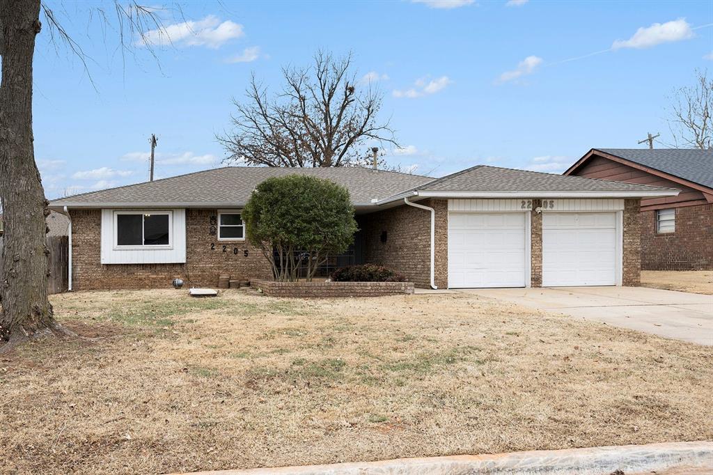 2205 Bellaire Drive Property Photo 3