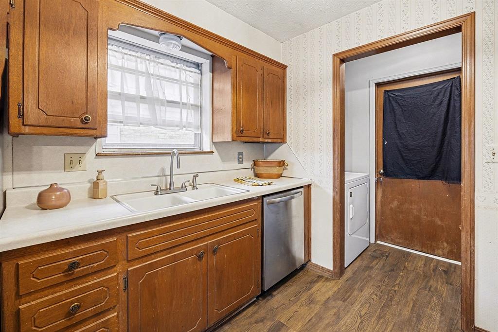 2205 Bellaire Drive Property Photo 11
