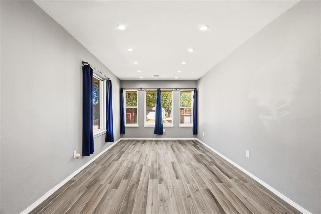 1821 W Cedar Ridge Drive Property Photo 12