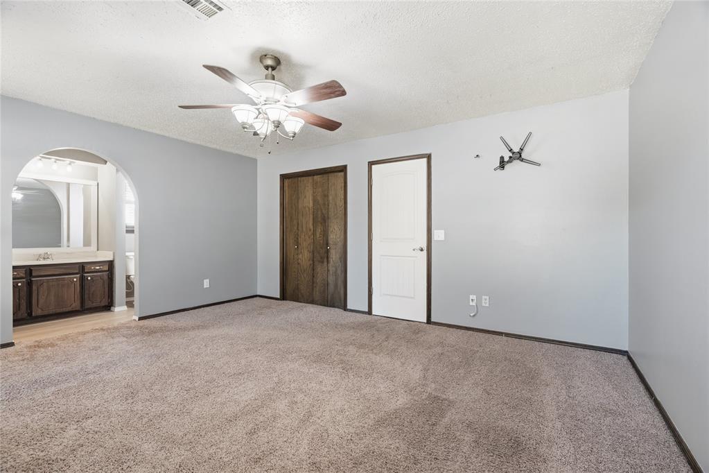 1821 W Cedar Ridge Drive Property Photo 22