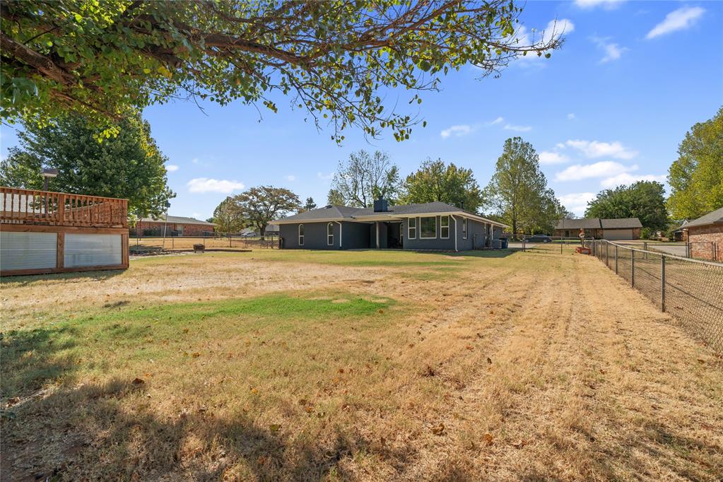 1821 W Cedar Ridge Drive Property Photo 28