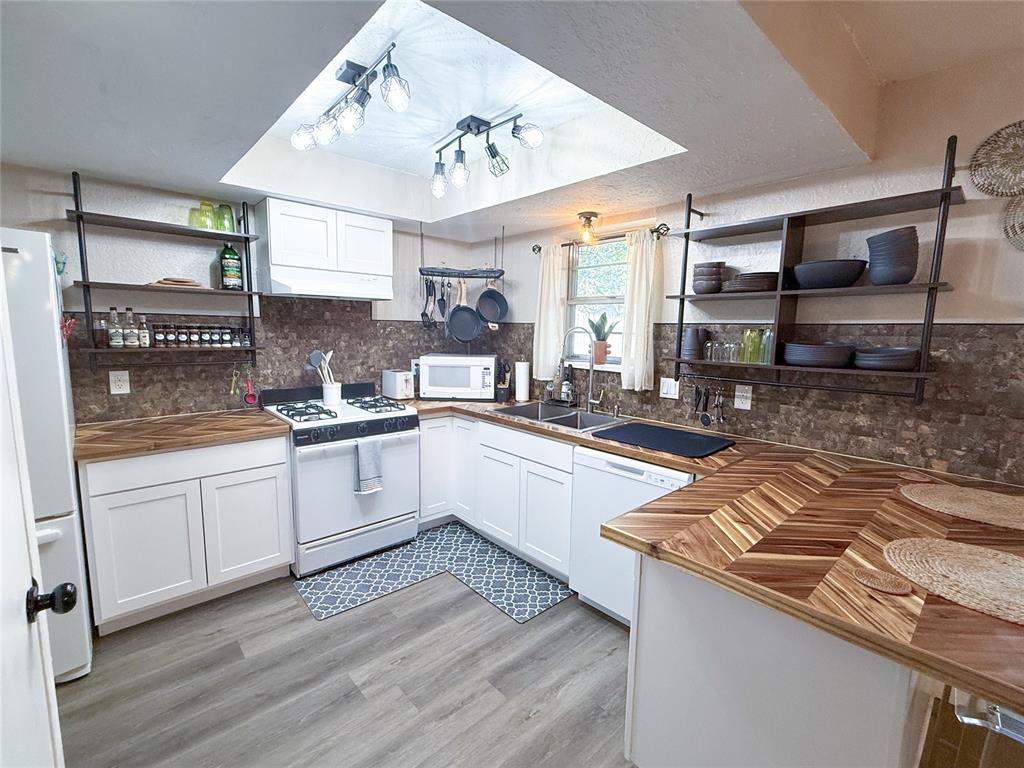 2112 Oakvista Circle Property Photo 19
