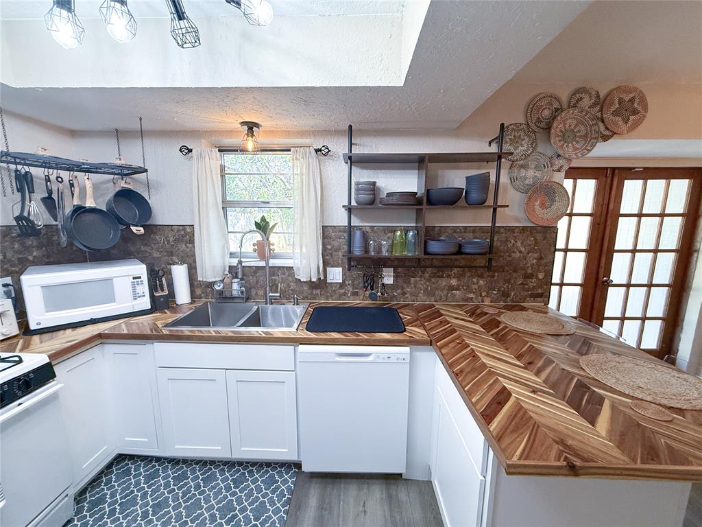 2112 Oakvista Circle Property Photo 20