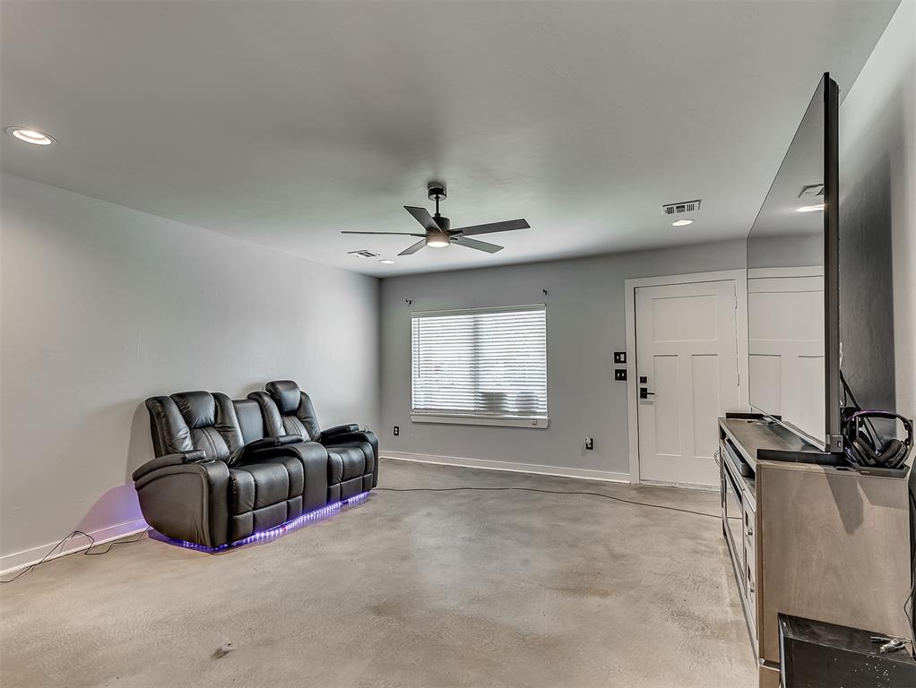 705 Ne 38th Street Property Photo 6