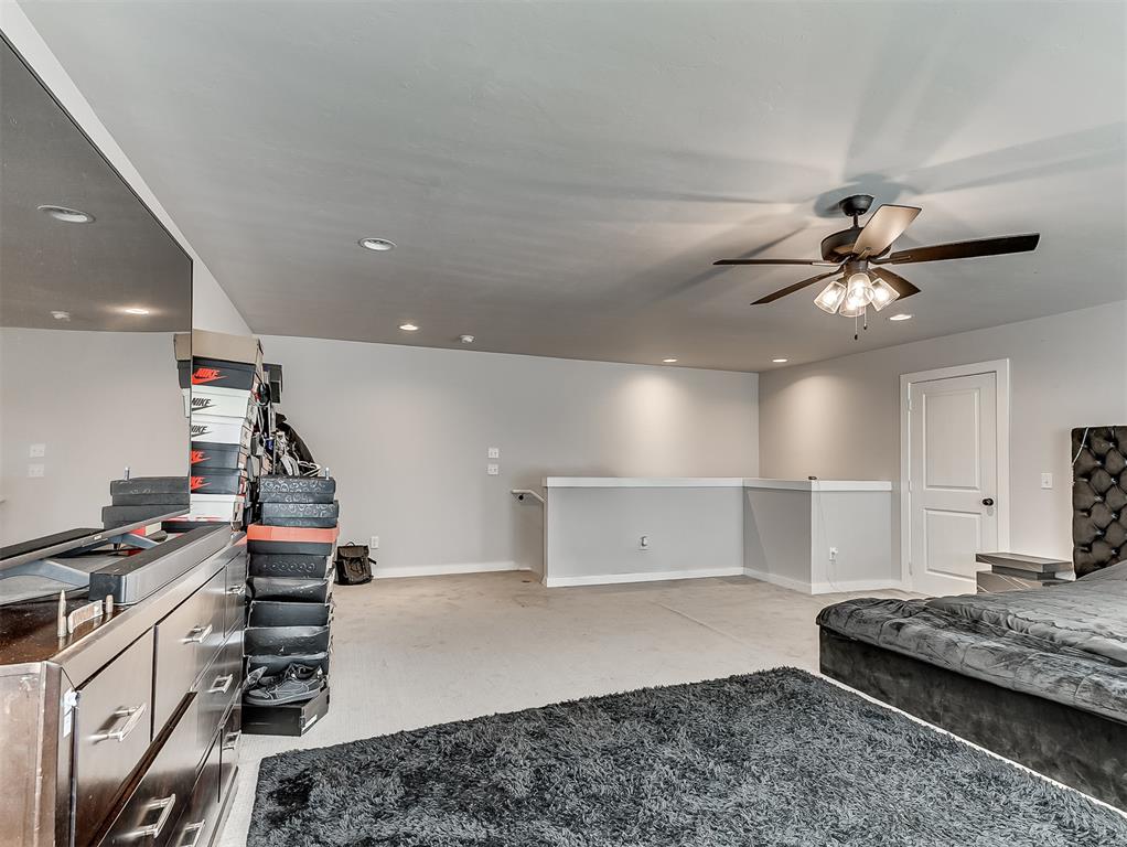 705 Ne 38th Street Property Photo 24