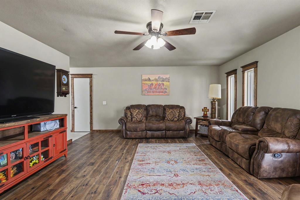 780 Pinewood Lane Property Photo 6