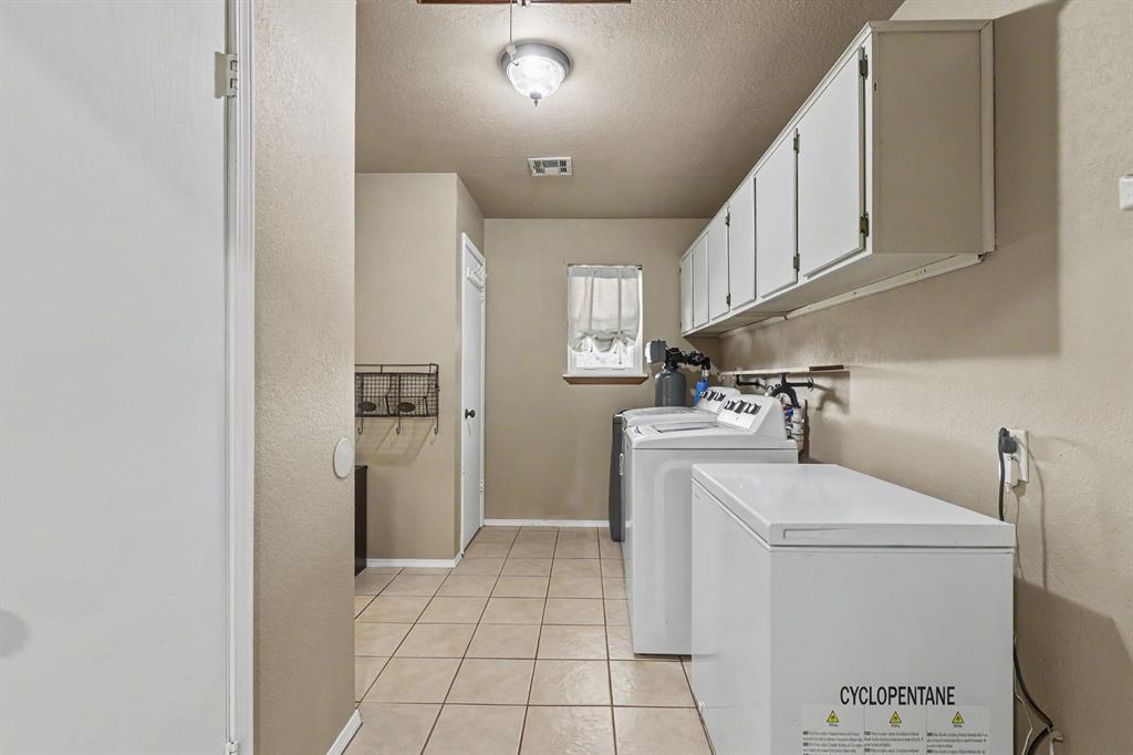 780 Pinewood Lane Property Photo 16