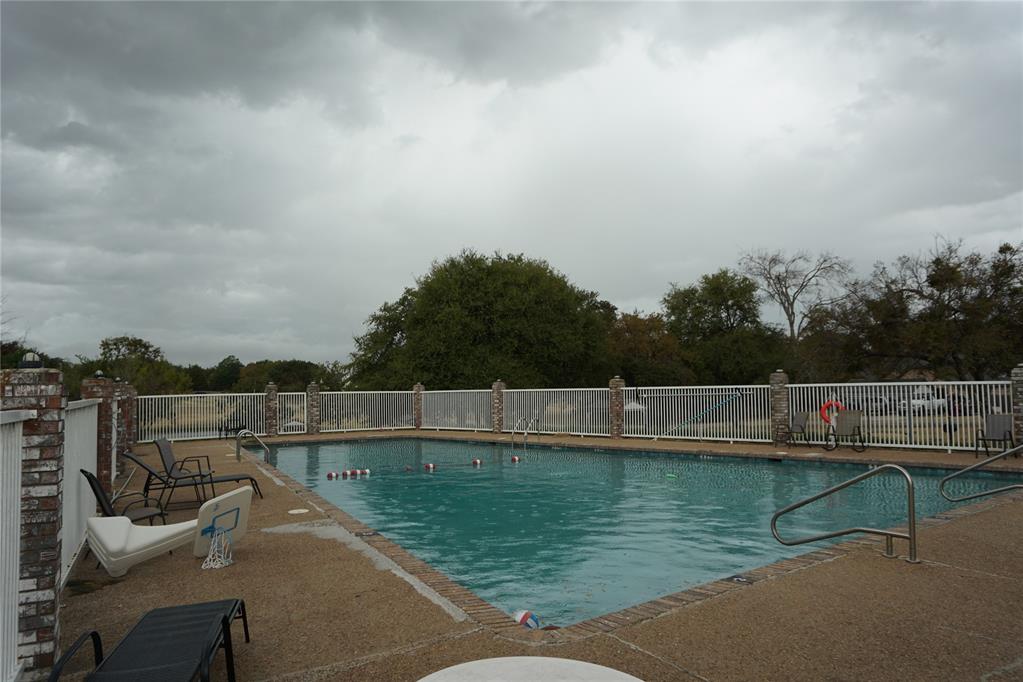 1935 Live Oak Drive Property Photo 11