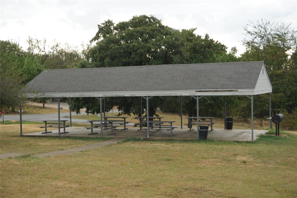 1935 Live Oak Drive Property Photo 12