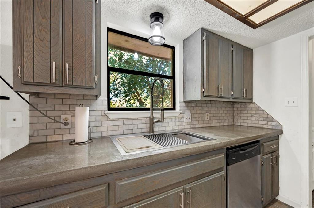 13605 Jacqueline Drive Property Photo 13