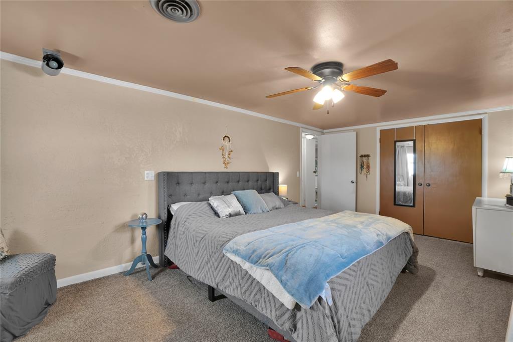 110 E Hillcrest Lane Property Photo 22