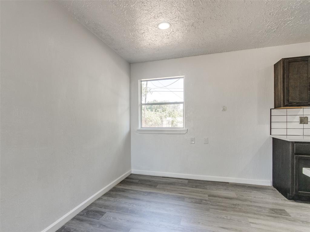 904 W Robinson Street Property Photo 5