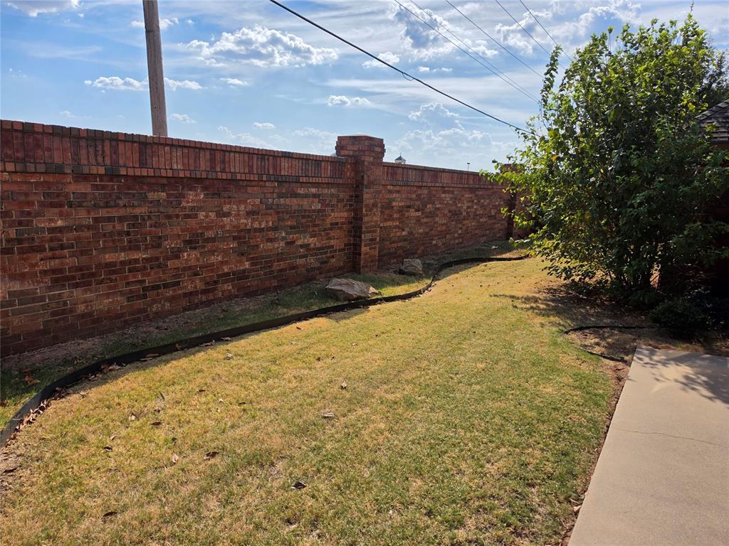 2720 Nw 151st Street Property Photo 3