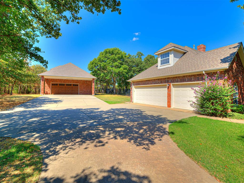 8925 Oakmont Drive Property Photo 4