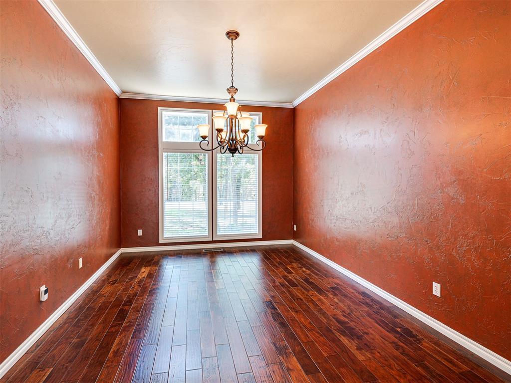 8925 Oakmont Drive Property Photo 9