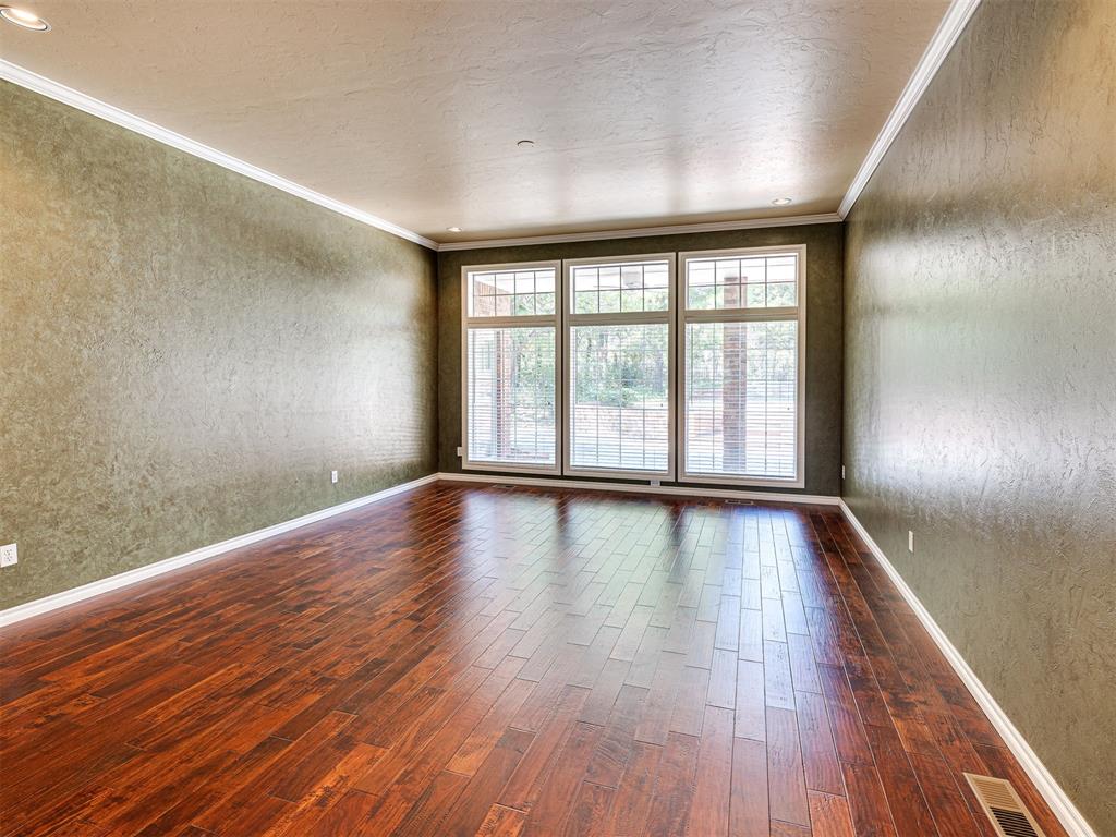 8925 Oakmont Drive Property Photo 10