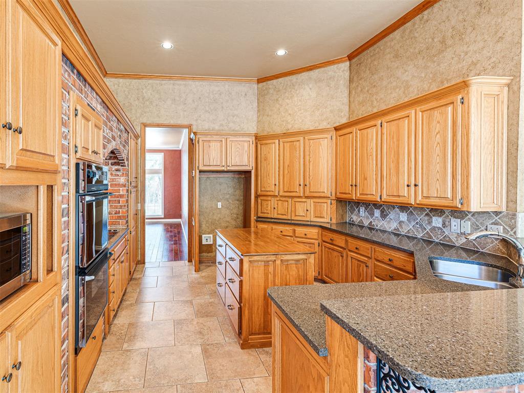 8925 Oakmont Drive Property Photo 19