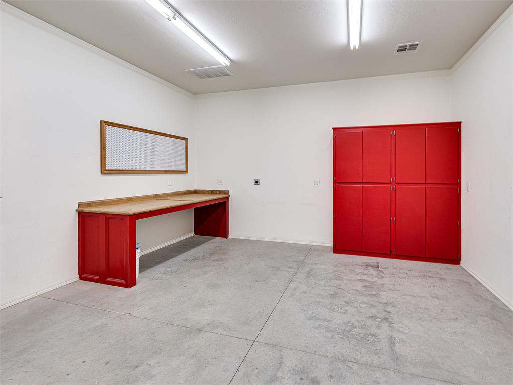 8925 Oakmont Drive Property Photo 47