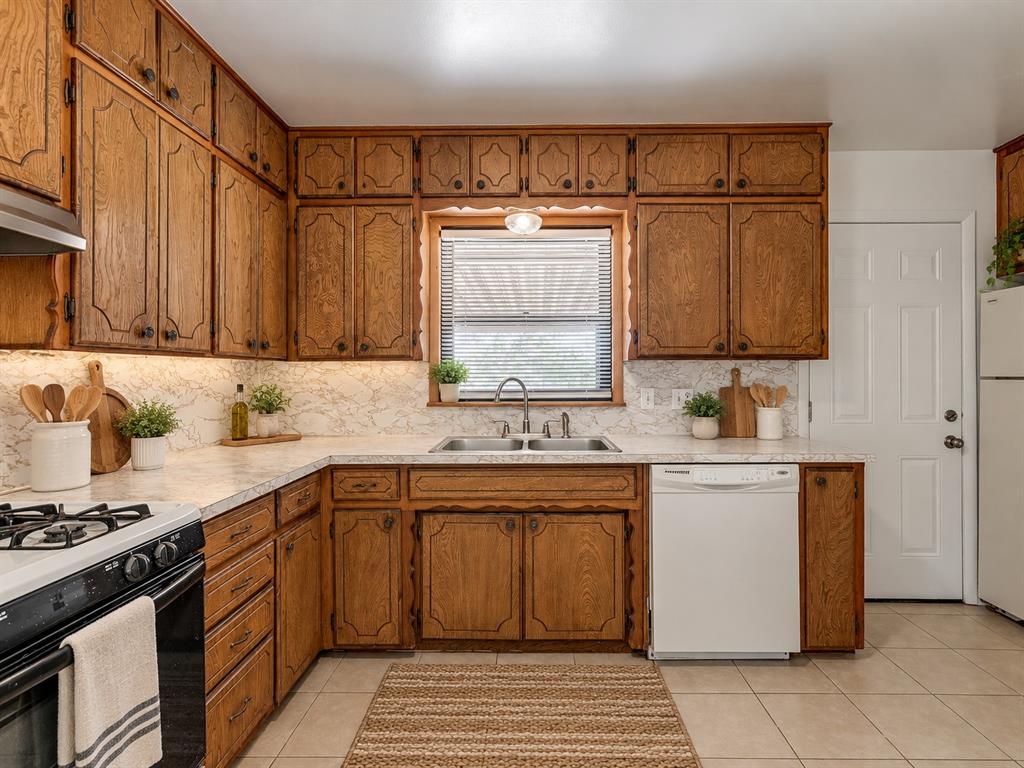 132 E Jarman Drive Property Photo 11