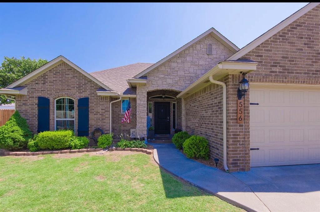 556 Montana Street Property Photo 2